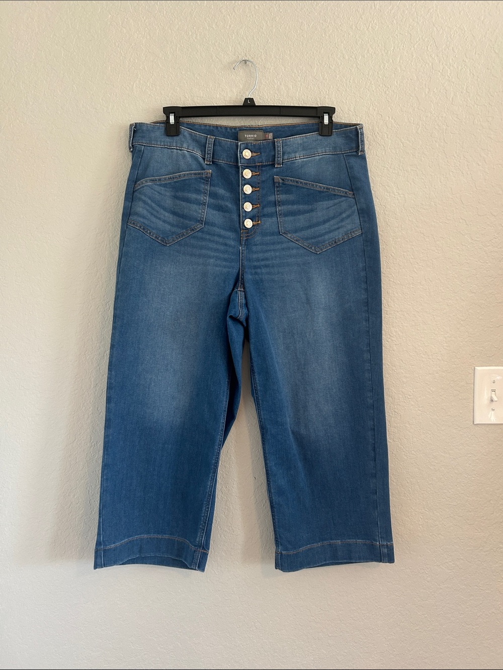 torrid Blue High-Rise Button-Front Cropped Jeans